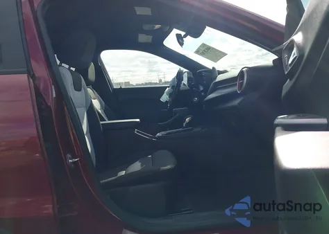 2024 Chevrolet Trax Fwd 1Rs z USA, uszkodzony, nr VIN KL77LGE21RC096321